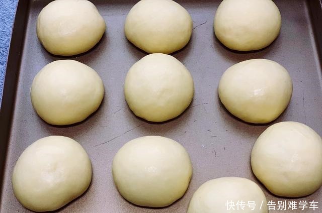 华夫饼|自制红豆华夫饼，无需泡打粉，个个松软香甜，比面包好吃还简单