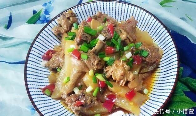  鸭子|夏天吃肉就吃“它”，比牛肉便宜，比猪肉好吃，焖一焖香到舔盘子