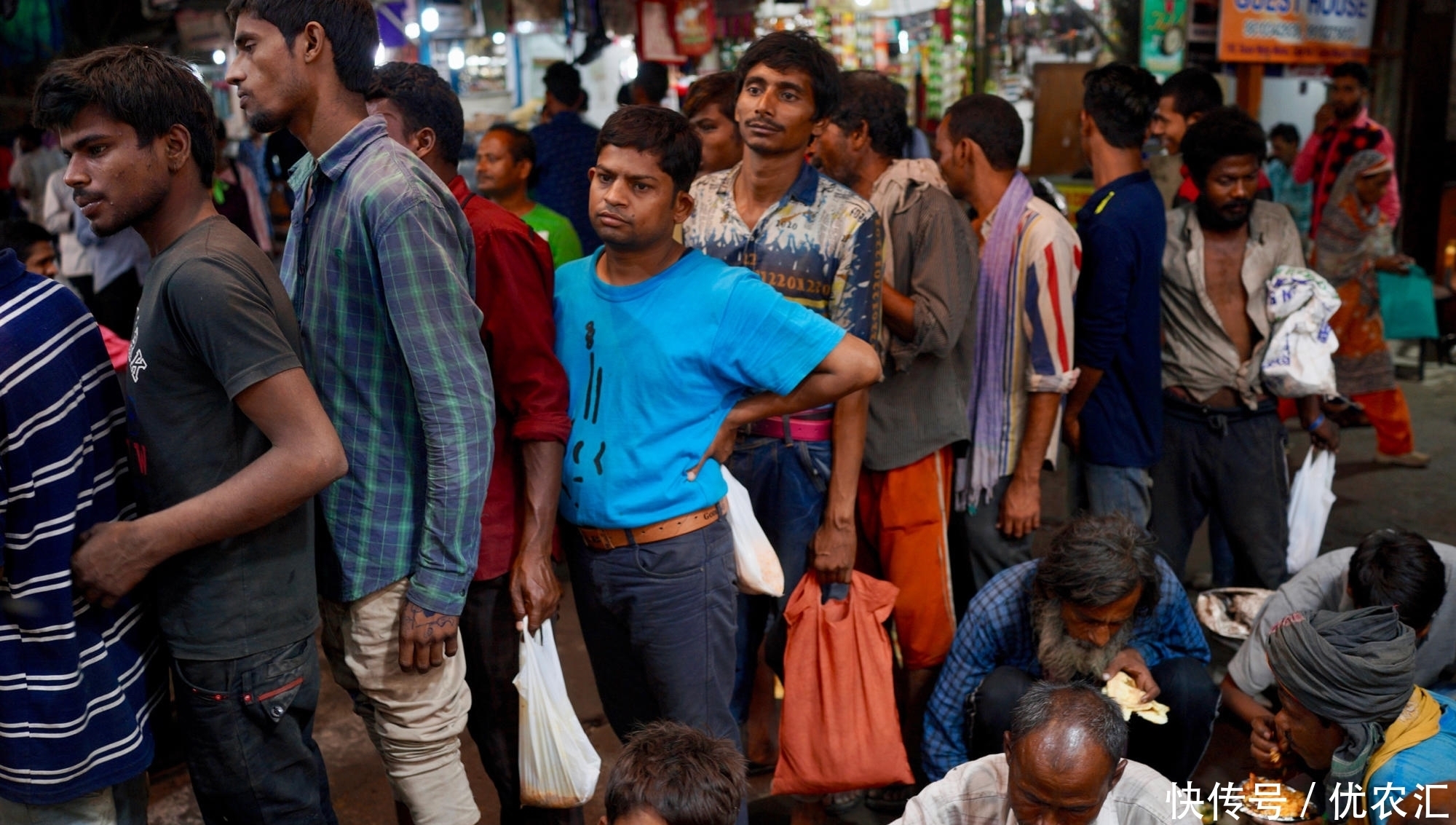 吃饭|北京小伙请印度穷人吃饭 一共要请500人