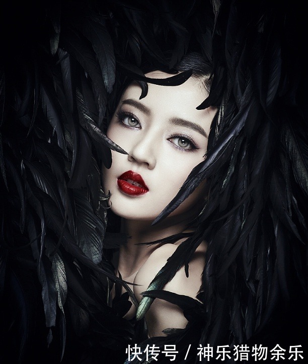  暗指|于正眼红暗指三小只抄袭自己作品，粉丝拎出哈儿的移动城堡打脸