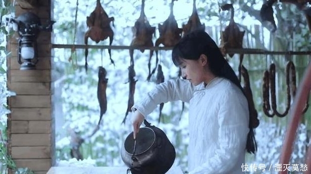 红烧肉|李子柒自制“红烧肉”,看清桌上无滤镜食物,网友:请我都不吃!