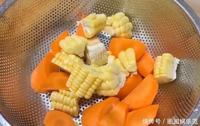 洗干净|煲排骨汤:排骨不要直接炖,也不要放料酒,多一个步骤,汤鲜味美
