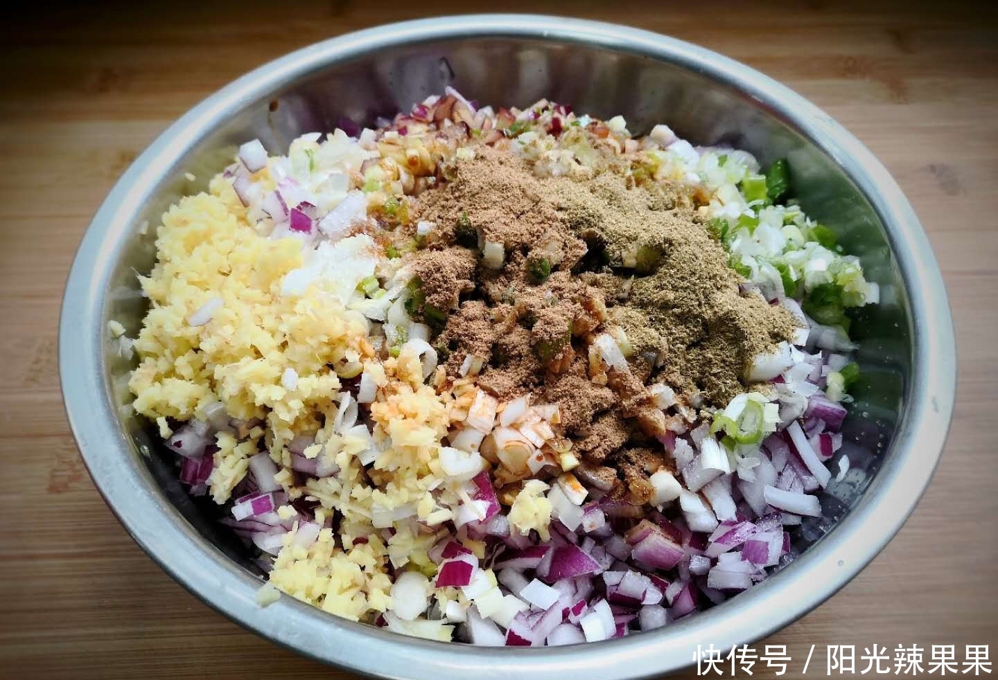 香味|秋要多吃这馅包子,营养丰富,鲜香味美,我家一周吃5次都不腻!