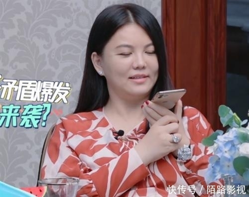  爱顶嘴|李湘给女儿打电话，小小年纪就爱顶嘴！母女矛盾一触即发