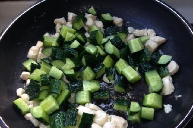  鸡丁|58岁厨师酱爆鸡丁，关键要做到这两步，否则酱汁不香