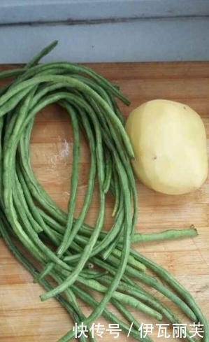 下饭|秋天，这2种青菜一起炒，开胃下饭，营养美味还不贵，老少皆宜