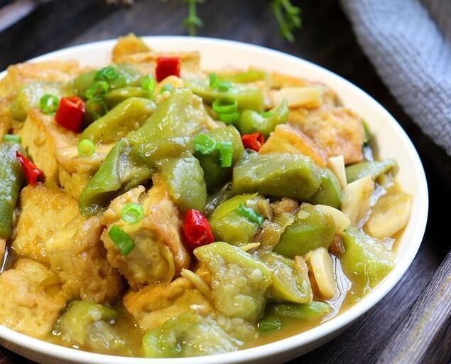 丝瓜|豆腐如此做太好吃了，不炒不油炸，加3根丝瓜，出锅比红烧还香