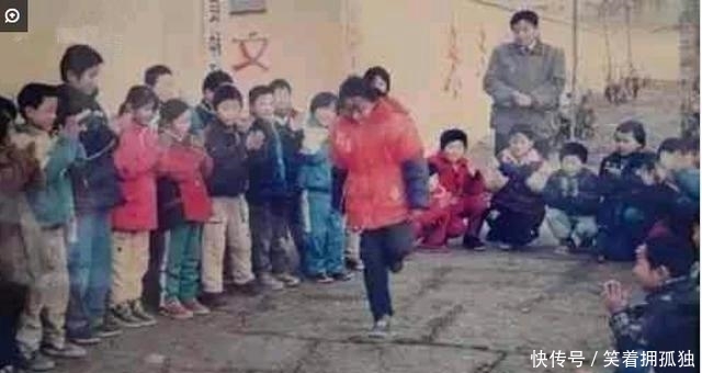  代中国历史老照片|80年代中国老照片: 图3现都是有钱人、图5你一定玩过、图8已经失传