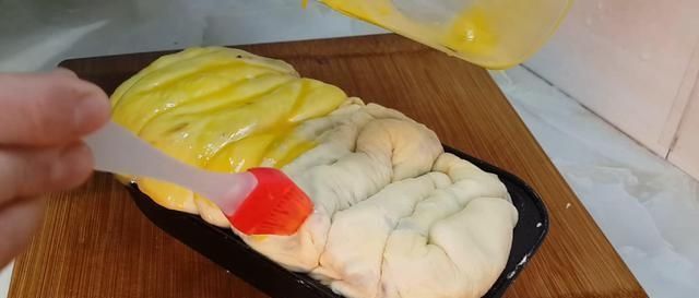 豆包|半斤红豆,1斤面粉,不用烤箱,教你做创意红豆包,比发糕还好吃