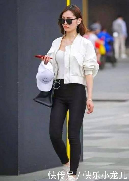 开衫|美女简洁的开衫搭配打底裤,配置的不一样,时尚又靓丽!