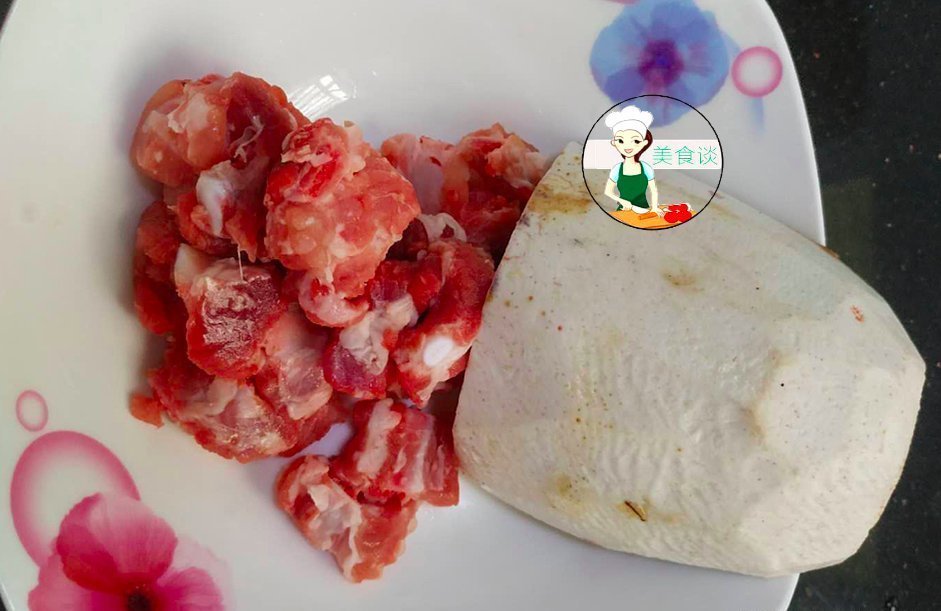 入秋|入秋后,排骨和此是绝配,蒸着吃最香,鲜香营养,大人孩子都爱吃