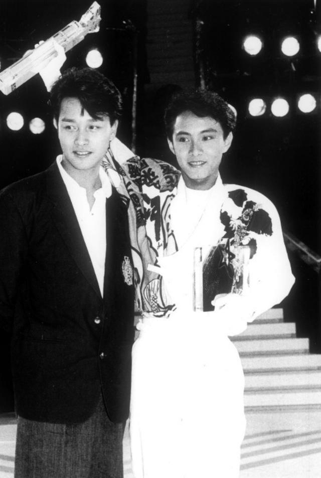 刘德华|天王刘德华人品如何?张卫健最有资格评论,破产时求助得到14个字