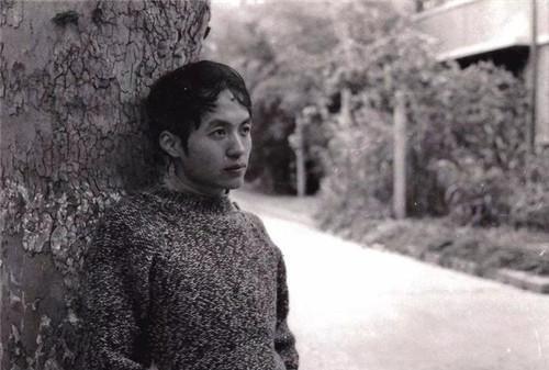 威胁|婚前威胁岳父,婚后逼妻子打胎,与情人同居4年,最后斧头杀妻