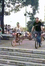 再加|“如果娶这样的女生要20万彩礼,你愿意吗?”哈哈哈哈这腿再加50万我也愿意~