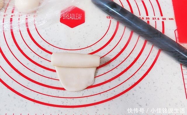 玫瑰|月饼还有一段艳遇,玫瑰鲜花月饼更是甜蜜,点点心意请收下