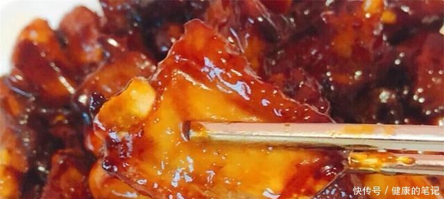 糖醋排骨|别馋邻居家糖醋排骨了!你也能做,只需5步,排骨既酸甜又酥脆