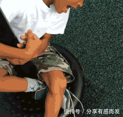  忘记|爆笑GIF: 男演员太贴心了, 吻玩还不忘记帮女演员擦嘴