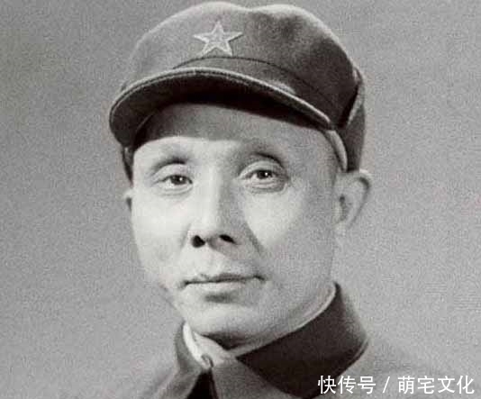 总理|他是四野副政委,建国后高居副总理,看起来却像个老农民