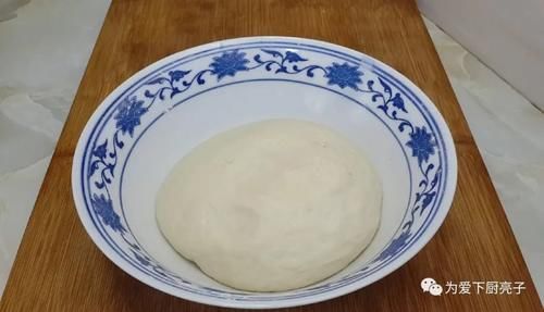 保鲜膜|面粉又出神奇做法,不发面不烫面,外焦里软又空心,吃过念念不忘