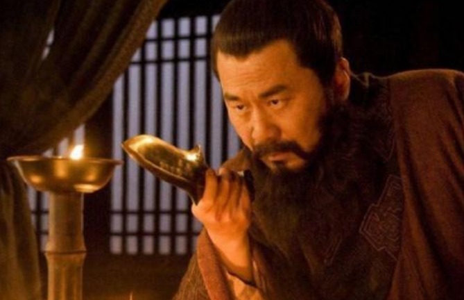 关羽|华容道放走曹操，本是诸葛亮刘备的一个计谋，张飞赵云看不出蹊跷