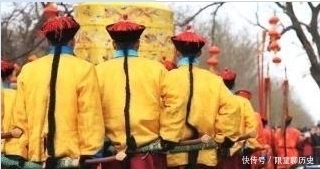 些王公勋贵|清朝御前侍卫都带着刀，皇帝会不会担心被他们刺杀？