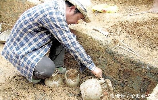  考古|一炮炸出“积石积沙墓”，考古挖掘没多久，专家心就凉了半截