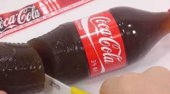 吃货们都|你见过可以切开来的可乐吗新款可乐蛋糕了解一下