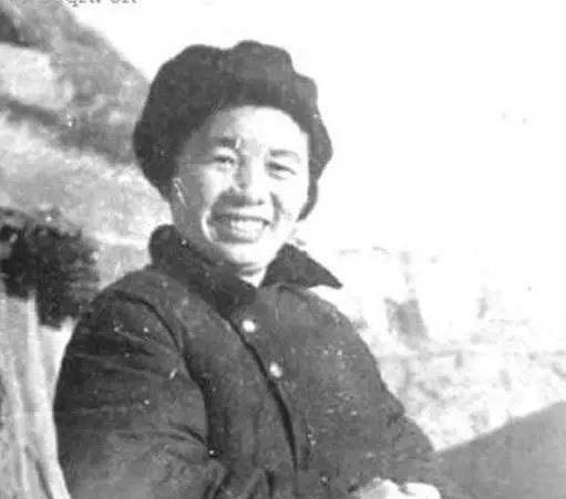 大喊|开国上将的夫人要被枪毙,张琴秋骑马赶到,大喊枪下留人