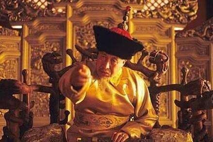  偏袒|宠臣被康熙偏袒了30年，但他对母亲的恶行，让康熙痛下杀手