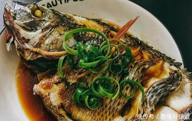饭店|清蒸鱼时,这些窍门掌握了,肉质鲜嫩无腥,比饭店还美味