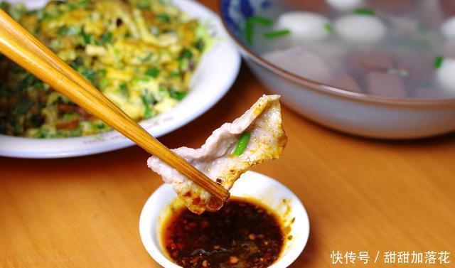 黄小辣|友人赠我黄小辣拌饭辣酱,瞧瞧,俺解锁出了更多用法