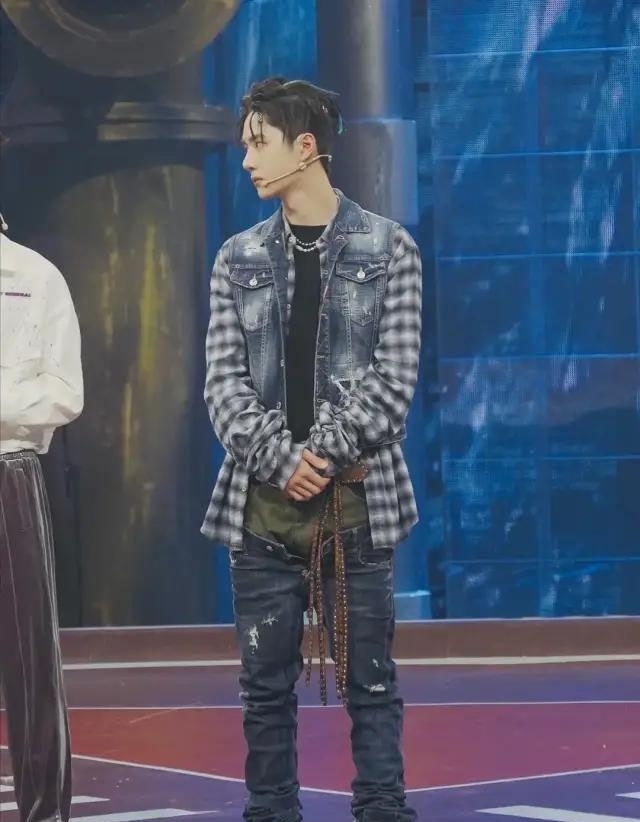 引人注目|王一博今天参加《这就是街舞3》,他最引人注目,但却被网友吐槽