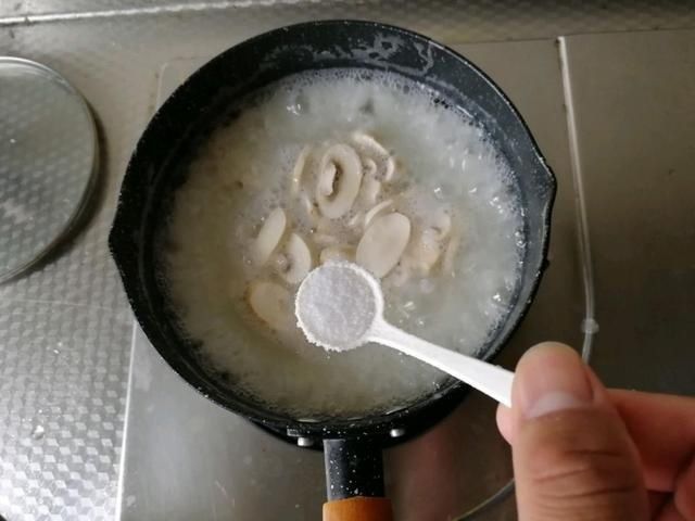  白粥|白粥太无味教你一款有肉有菜的粥，颜色好看又好喝