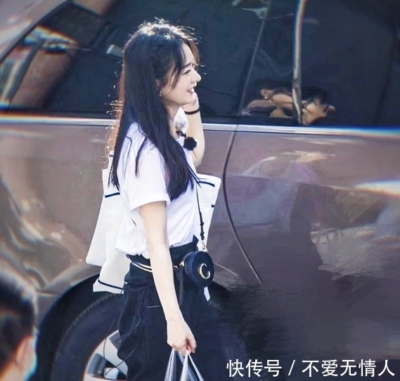 几位嘉宾|赵丽颖录制《中餐厅》去菜市场买菜,安全隐患引热议,太大意了