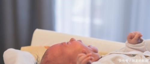 小丽|为啥宝宝看到“某个人”时会突然大哭并非迷信，家长要心里有数