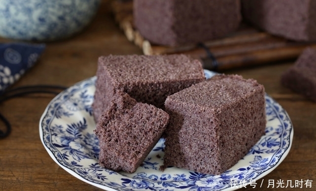 蛋白|无需揉面不用发酵,制作营养蒸糕当早餐,放锅里一蒸好吃还不上火