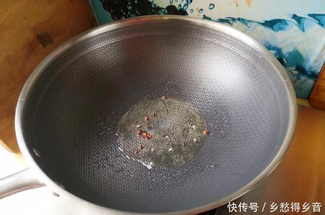 带鱼|带鱼味道鲜美营养高，酸甜开胃这样做，好吃到连一滴汤汁都不剩