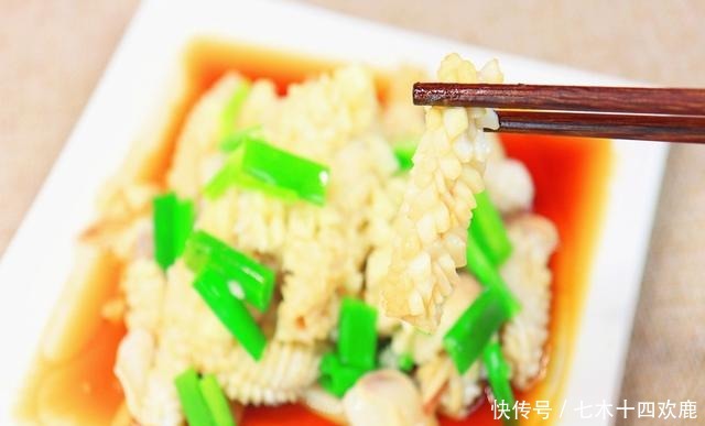 盐水|海边人做鱿鱼有一套,盐水生滚鲜鱿鱼,出锅鲜香弹脆,太好吃了