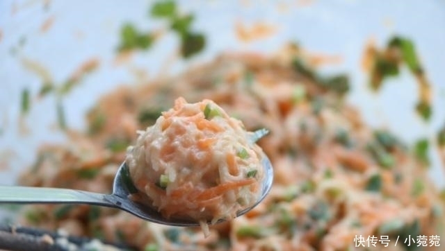 炸丸子|炸丸子总是硬?按照此配方,炸出来更酥脆