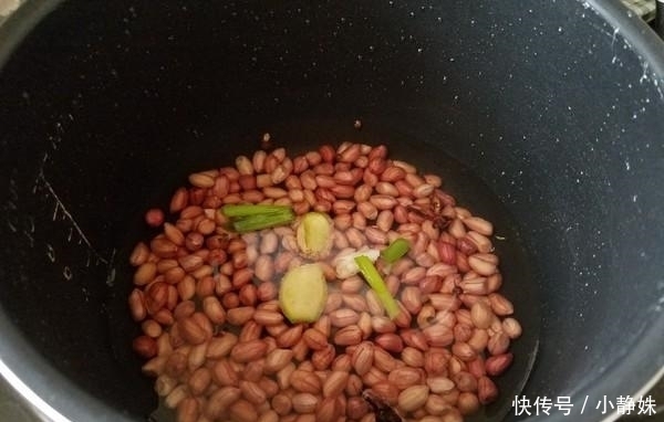 不用|花生不用炸不用煮,这样做简单又美味,每周吃几次,清热又降火