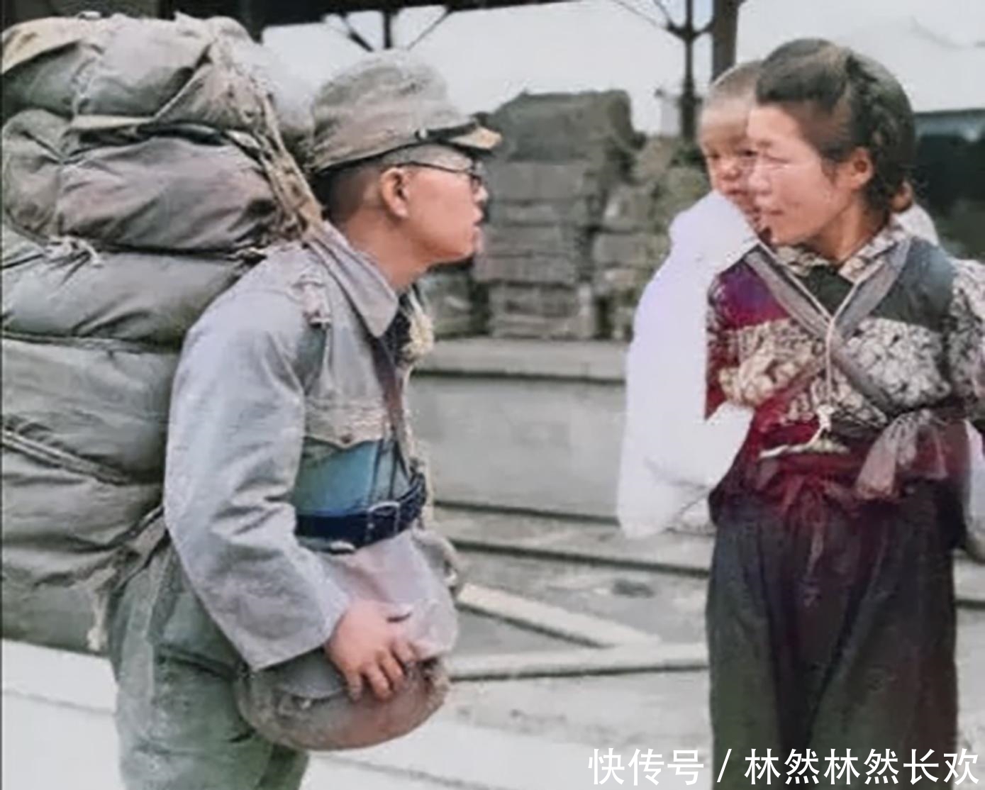 过目难忘|历史上过目难忘照片：强迫百姓跪在铁路上，图9在日军轰炸中幸存的花季女孩