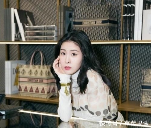 双丰收|曾是那英组“四金花”,因吴莫愁与张碧晨闹翻,今事业爱情双丰收