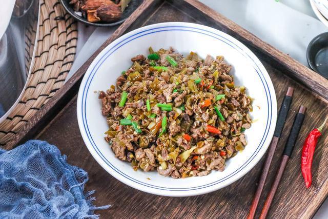 米饭|亲戚来家里串门,做了这道菜,煮了一大锅米饭,大家都没吃尽兴!