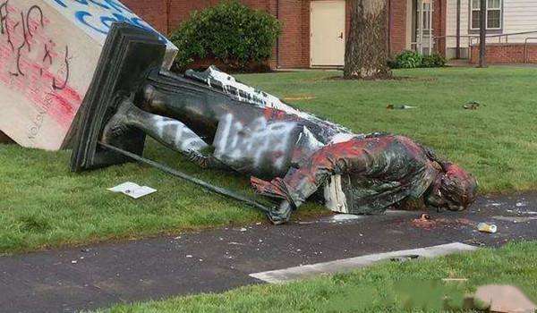 美国|美国这位总统,为了解放黑奴被暗杀,如今黑人却要求拆掉他的雕像