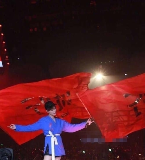  不算|李宇春被邀请去青你总决赛，这个根本不算啥，创造营节目组邀请了她！