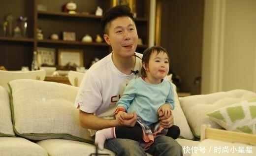 房间|39岁奥运冠军李小鹏酒店跳绳,房间太小难施展,声音太大恐扰民?