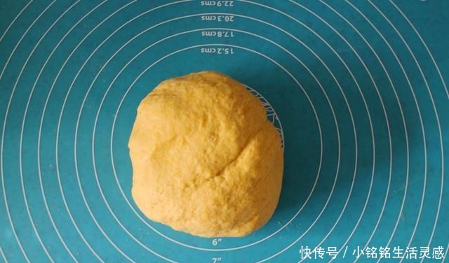 南瓜泥|早起5分钟,简单几步就能做出南瓜香蕉饼,煎一下两口一个