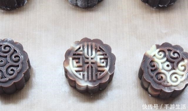 巧克力桃山|这种月饼创意满分,但减肥人士看看就行了,咬一口就胖5斤!