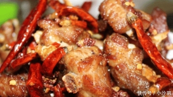 排骨|买排骨时,聪明人见到这些排骨会扭头走,“买一斤送一斤”也不要