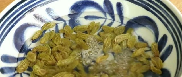  好吃|糯米粉这样做太好吃了，不用揉面，筷子一搅，连吃10天也不腻